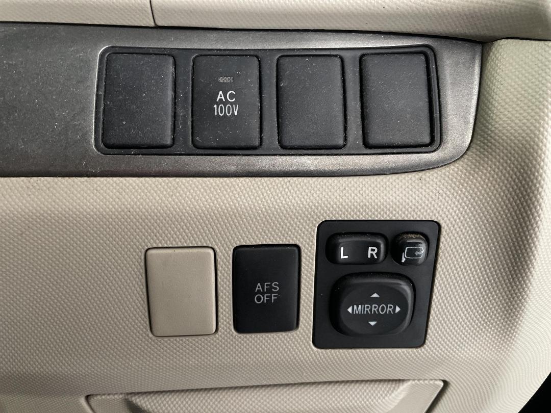 Photo '23' of Toyota Estima E-Four X Hybrid Photo '23' of Toyota Estima E-Four X Hybrid