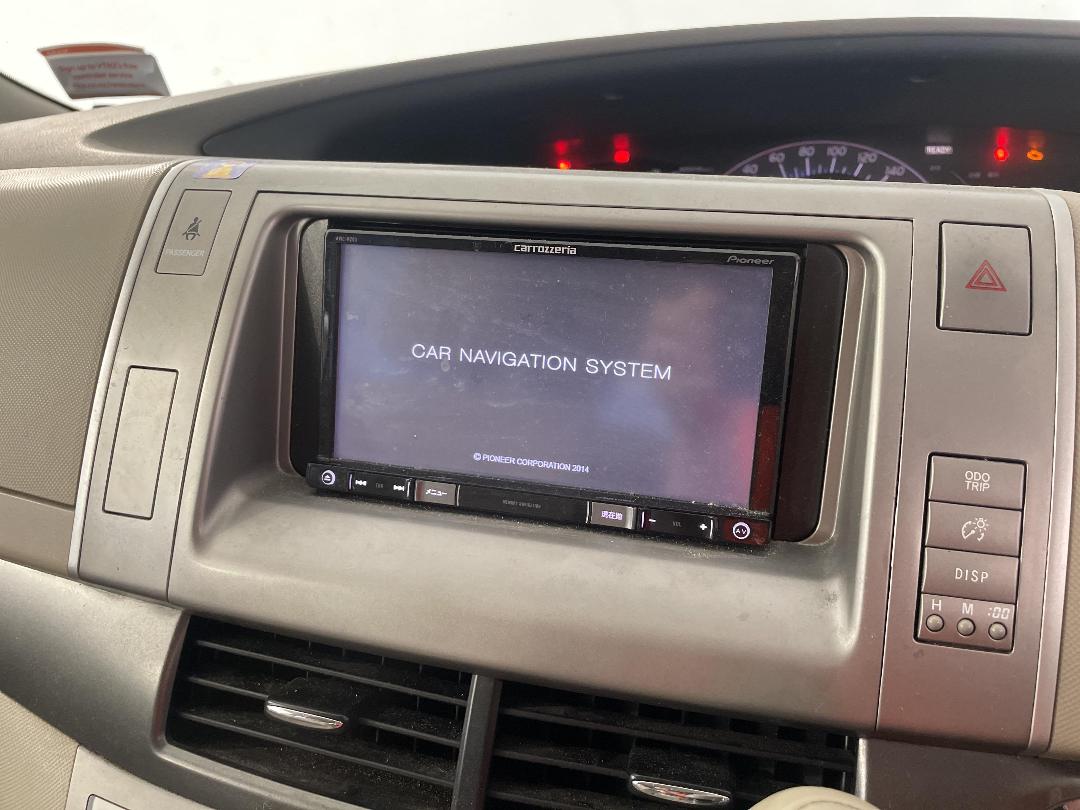 Photo '25' of Toyota Estima E-Four X Hybrid Photo '25' of Toyota Estima E-Four X Hybrid