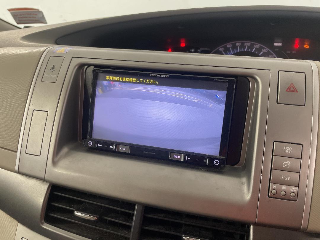 Photo '26' of Toyota Estima E-Four X Hybrid Photo '26' of Toyota Estima E-Four X Hybrid