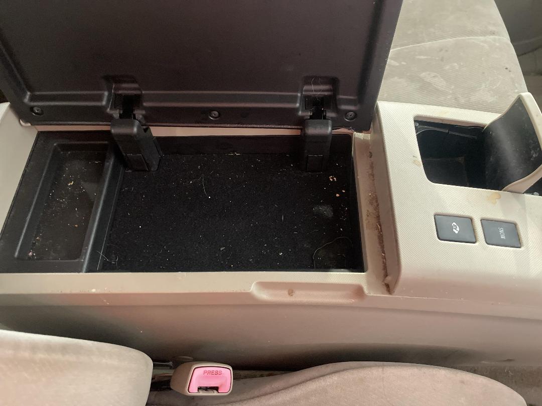 Photo '29' of Toyota Estima E-Four X Hybrid Photo '29' of Toyota Estima E-Four X Hybrid