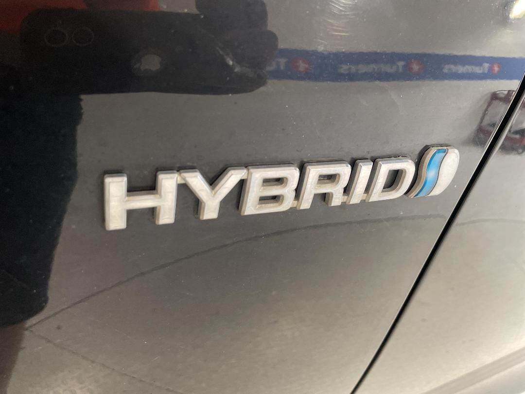 Photo '33' of Toyota Estima E-Four X Hybrid Photo '33' of Toyota Estima E-Four X Hybrid