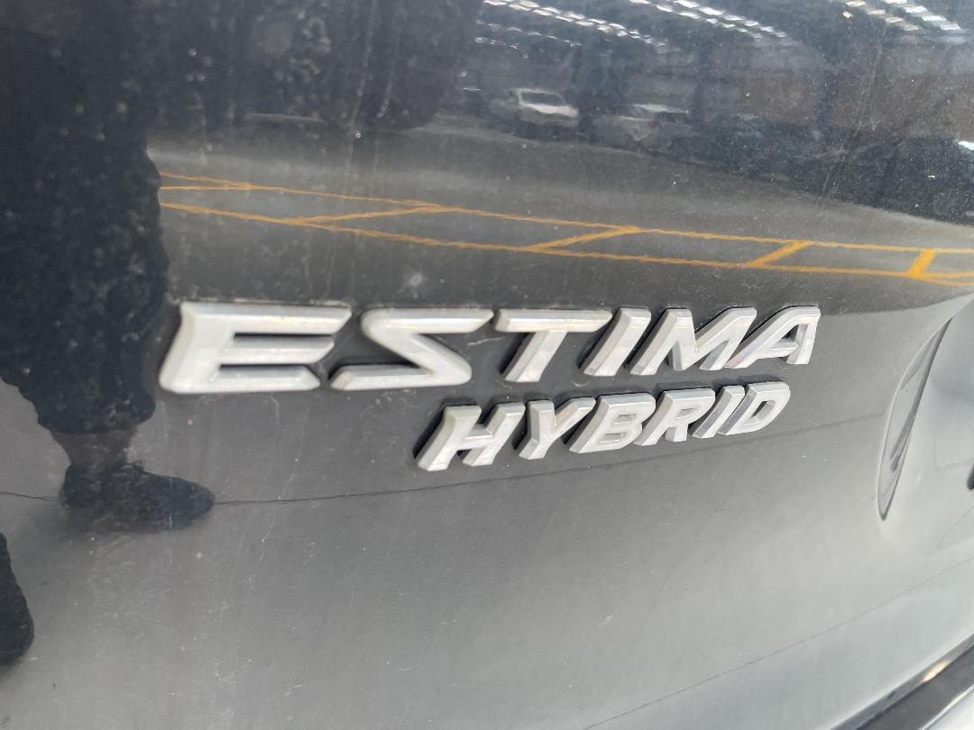 Photo '34' of Toyota Estima E-Four X Hybrid Photo '34' of Toyota Estima E-Four X Hybrid