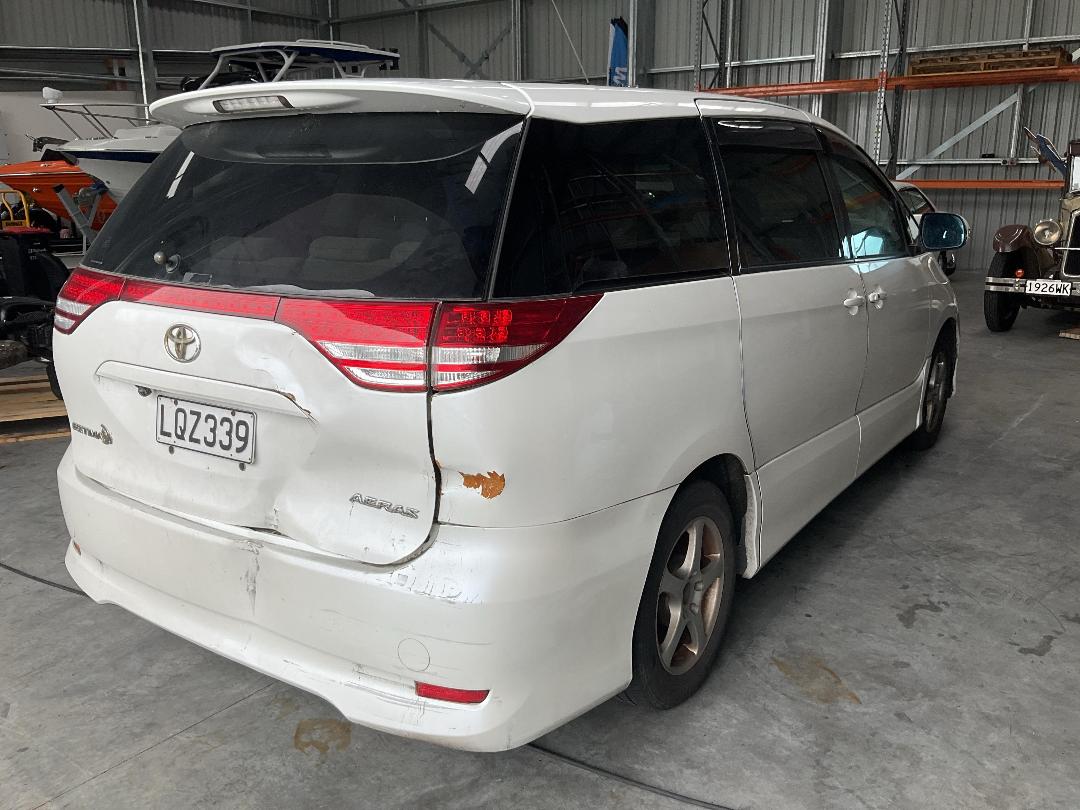 Photo '4' of Toyota Estima Aeras Photo '4' of Toyota Estima Aeras