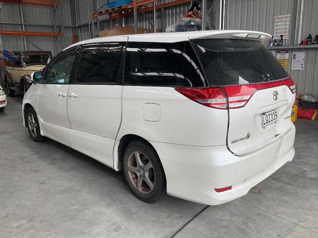 Photo '3' of Toyota Estima Aeras Photo '3' of Toyota Estima Aeras