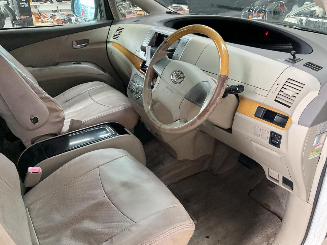 Photo '12' of Toyota Estima Aeras Photo '12' of Toyota Estima Aeras