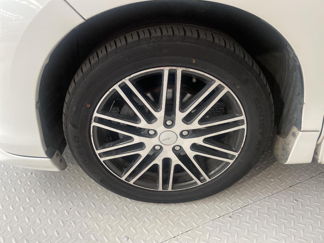 Photo '10' of Toyota Estima Photo '10' of Toyota Estima