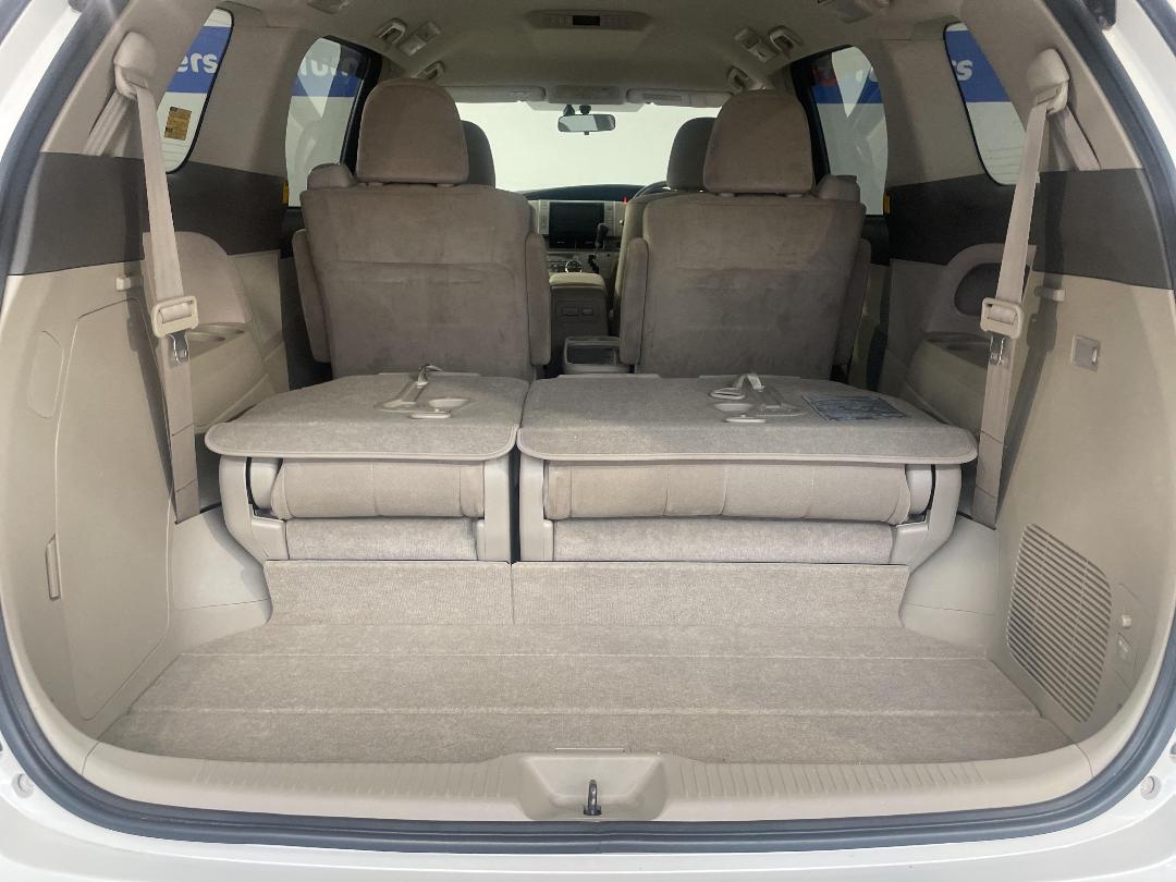 Photo '14' of Toyota Estima Photo '14' of Toyota Estima