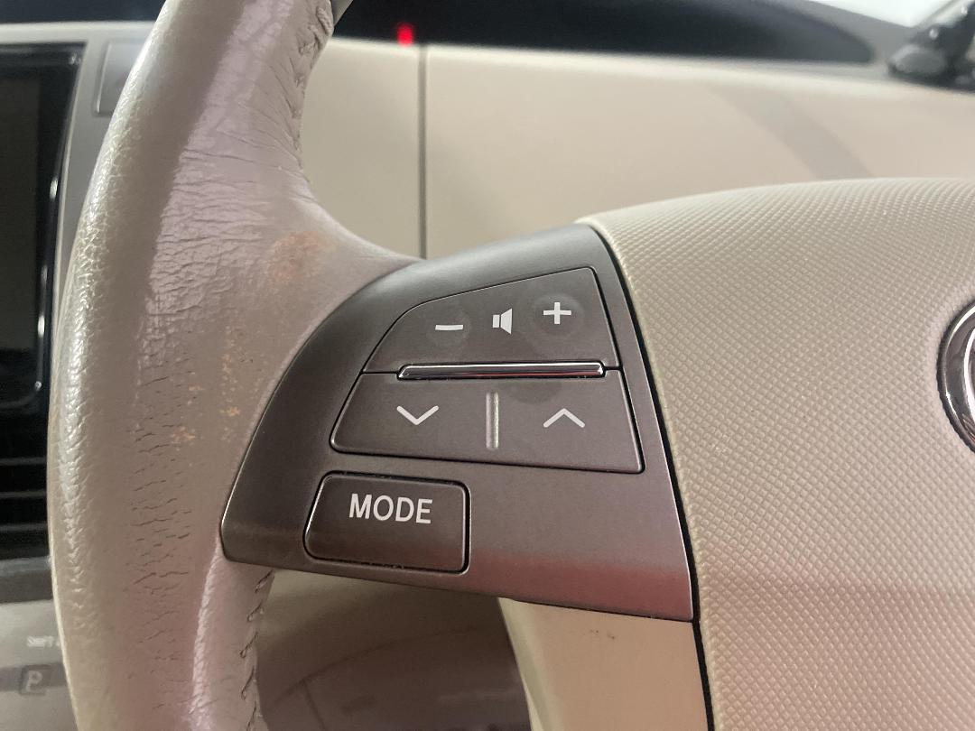 Photo '26' of Toyota Estima Photo '26' of Toyota Estima