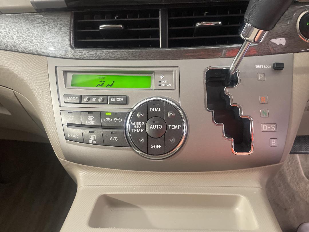 Photo '29' of Toyota Estima Photo '29' of Toyota Estima