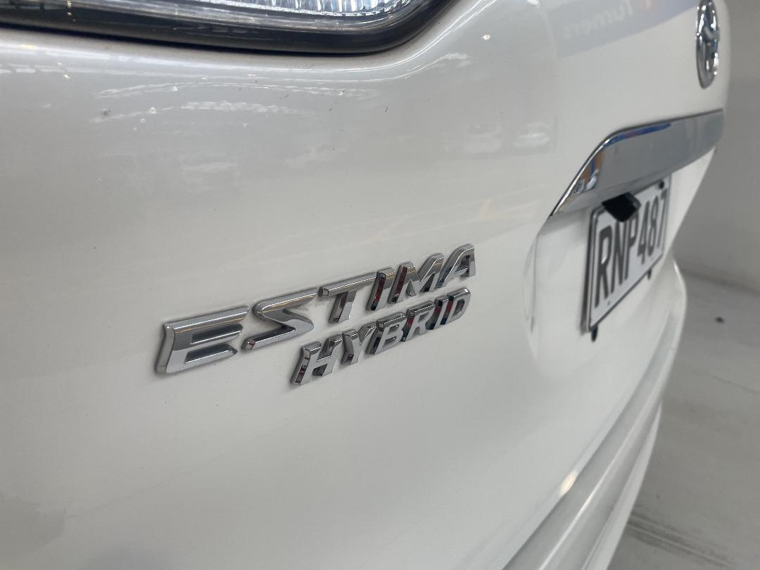 Photo '34' of Toyota Estima Photo '34' of Toyota Estima