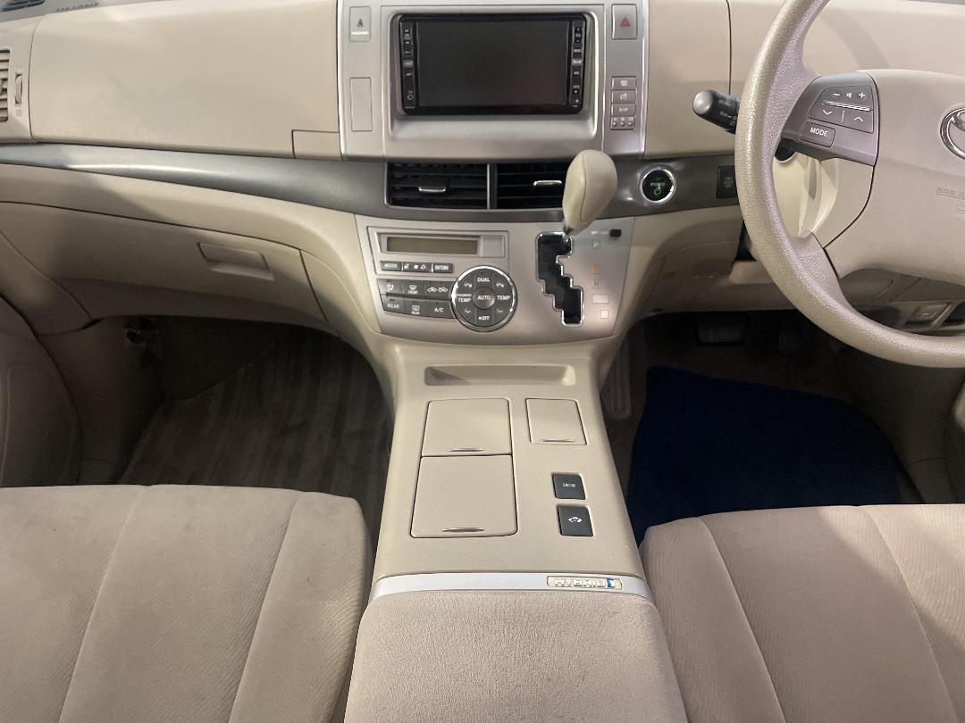 Photo '18' of Toyota Estima