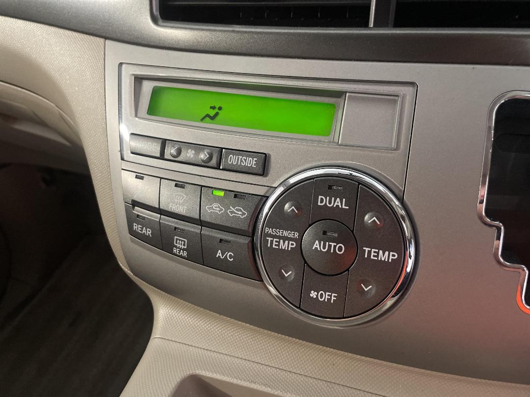 Photo '31' of Toyota Estima