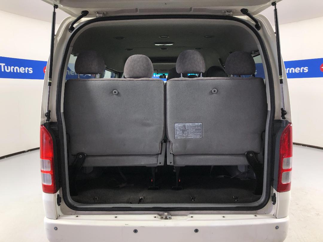 Photo '14' of Toyota Hiace