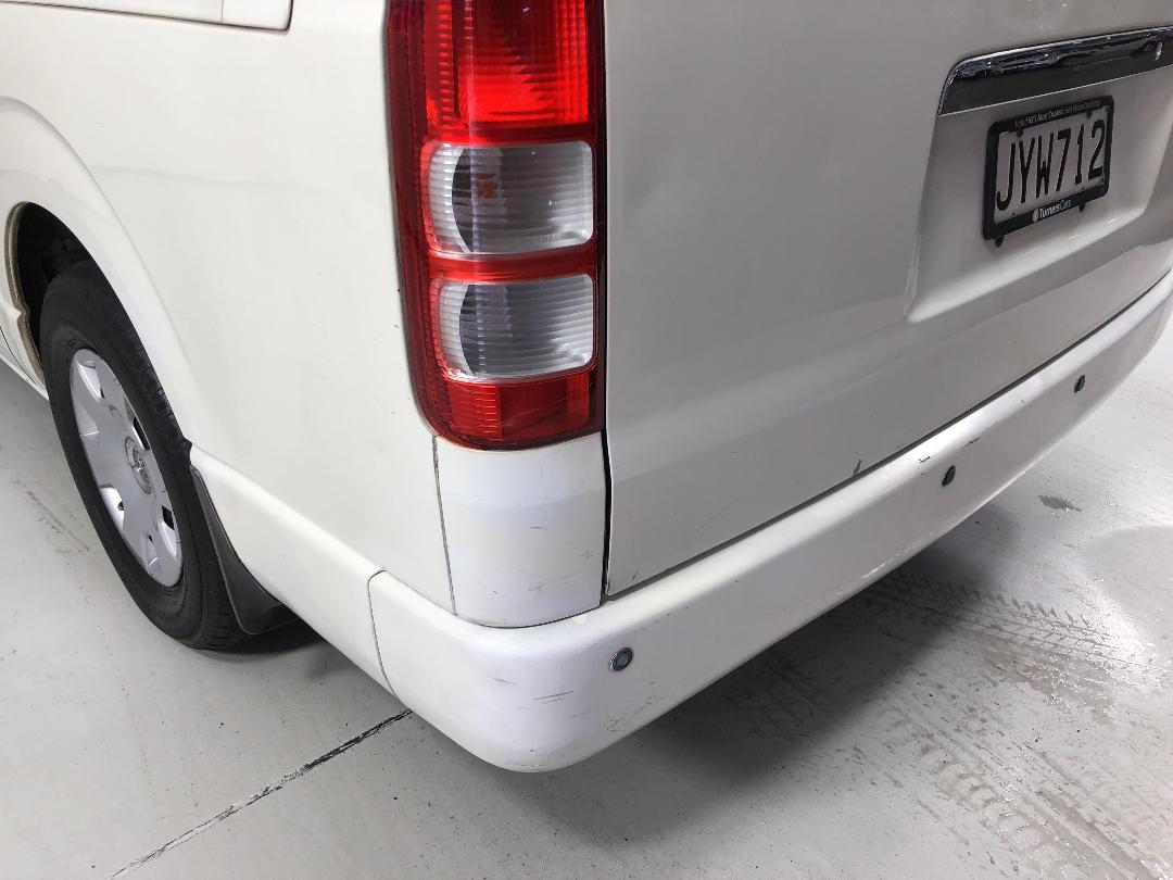 Photo '23' of Toyota Hiace