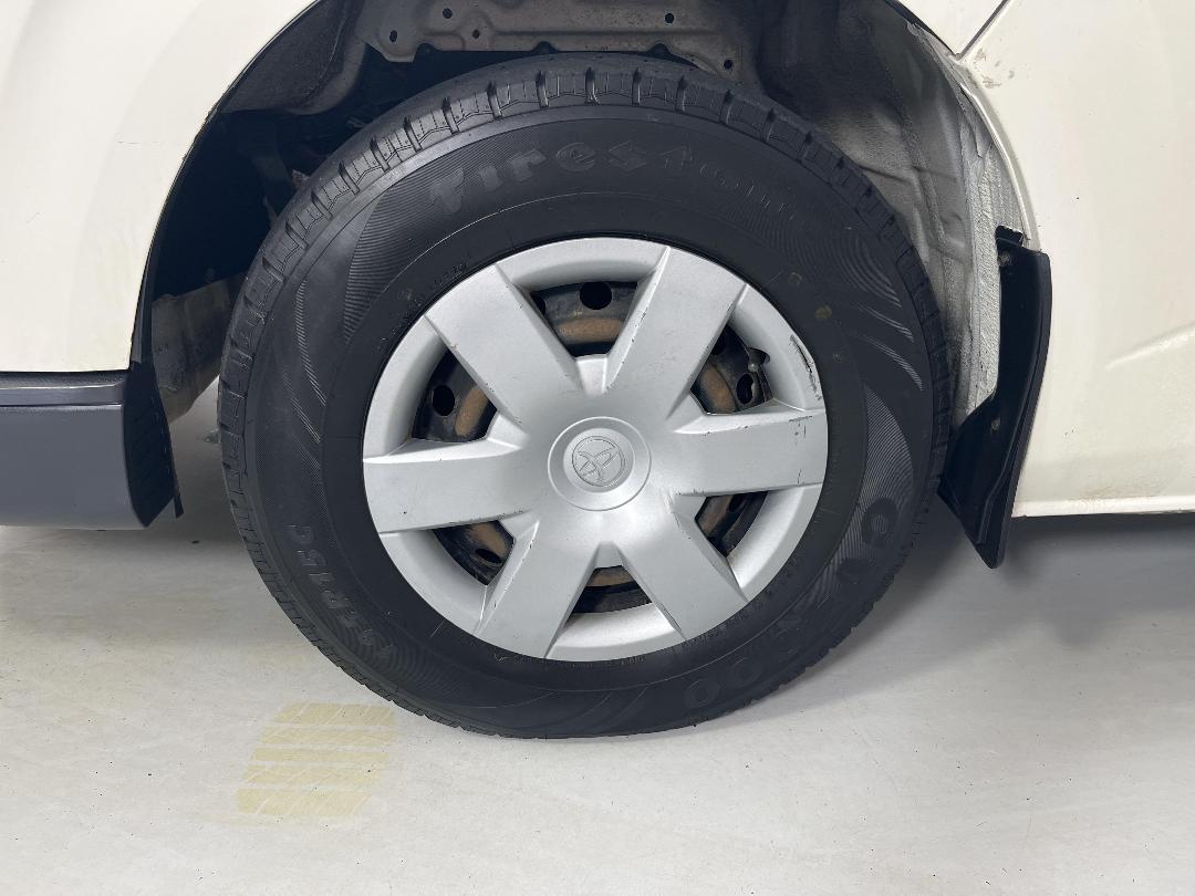 Photo '10' of Toyota Hiace