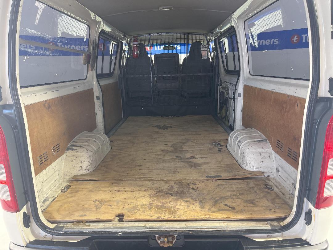 Photo '14' of Toyota Hiace