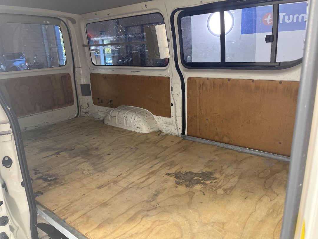 Photo '19' of Toyota Hiace