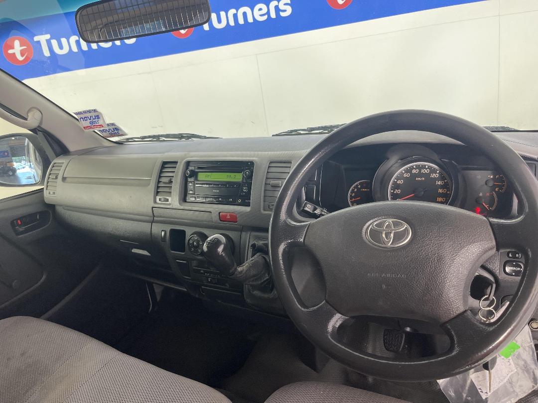 Photo '17' of Toyota Hiace