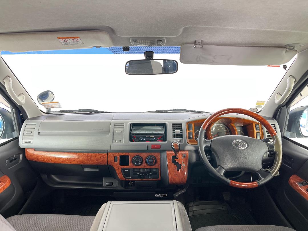 Photo '17' of Toyota Hiace Photo '17' of Toyota Hiace