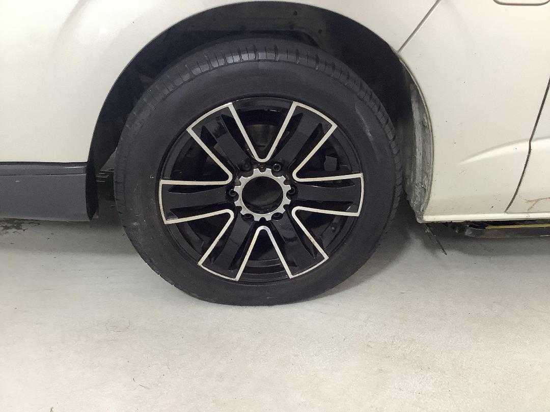 Photo '10' of Toyota Hiace