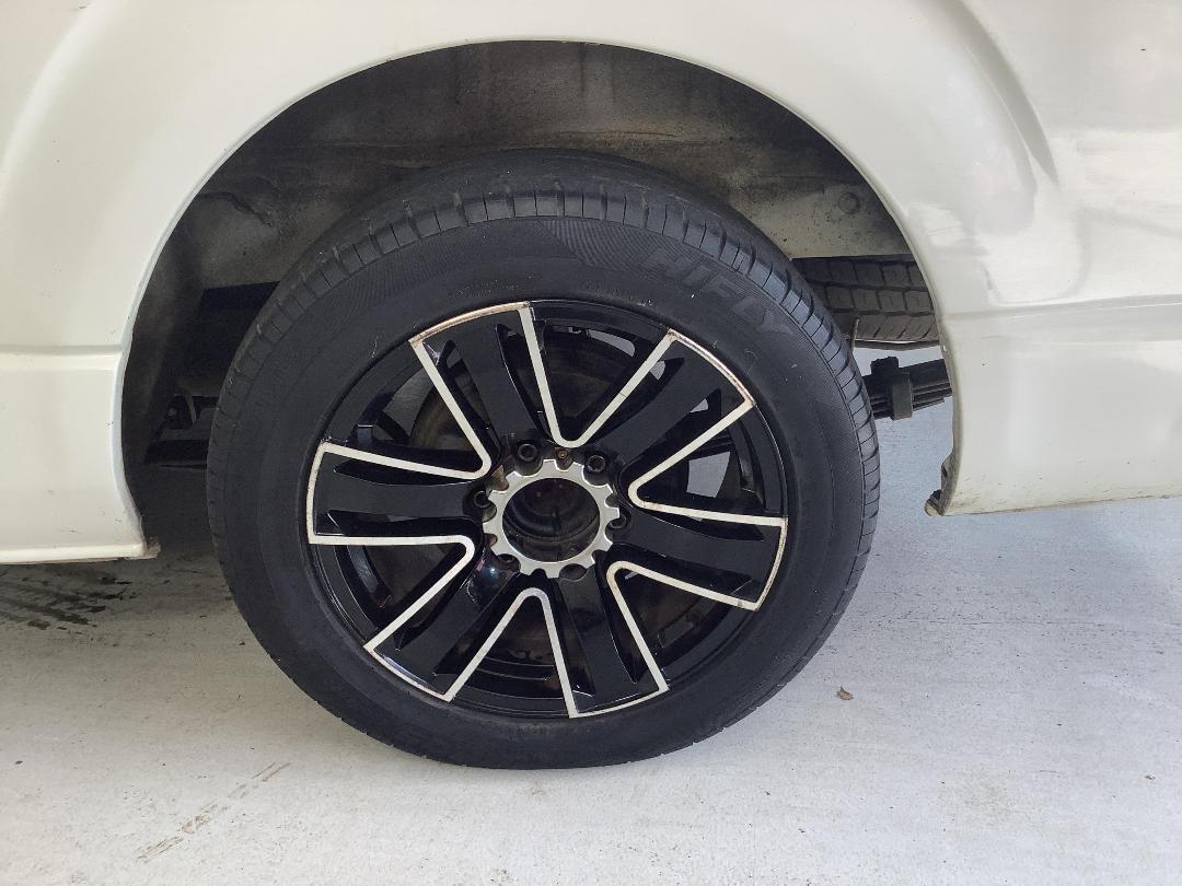 Photo '11' of Toyota Hiace