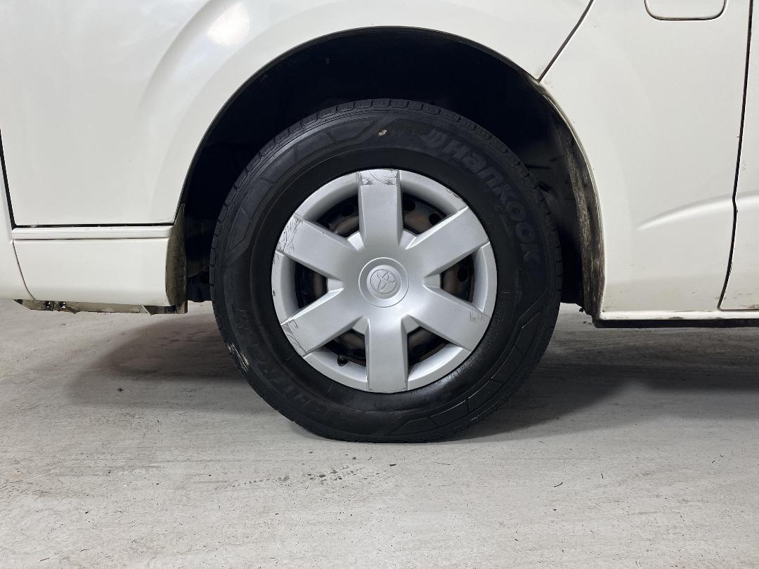 Photo '10' of Toyota Hiace