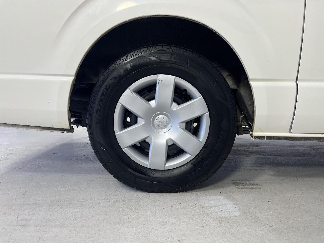 Photo '12' of Toyota Hiace