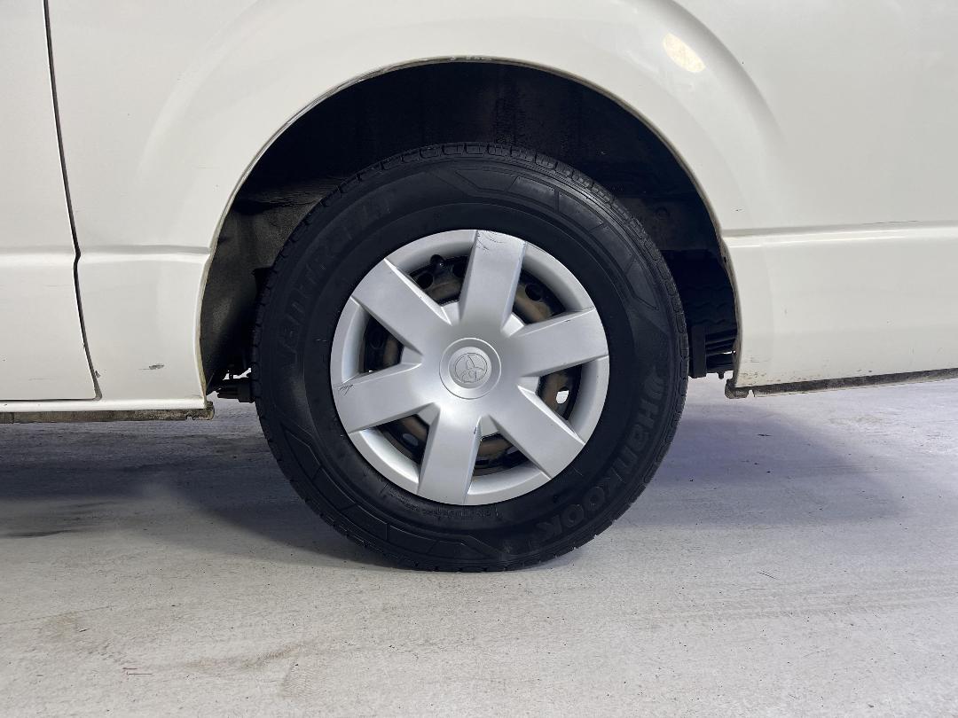 Photo '11' of Toyota Hiace