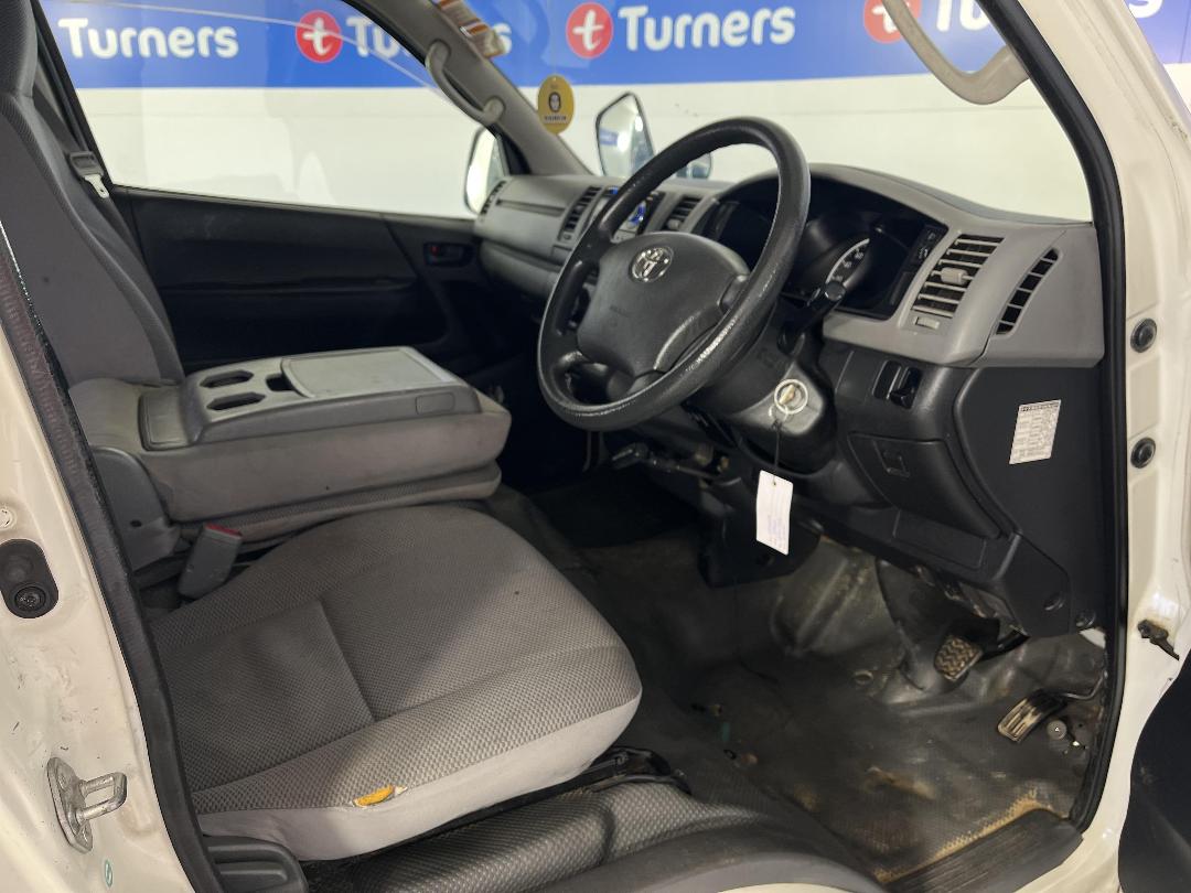 Photo '16' of Toyota Hiace