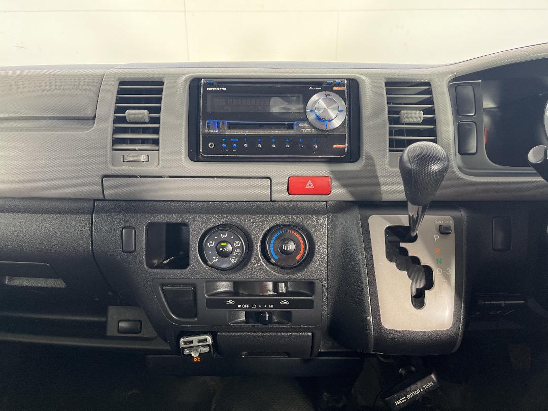 Photo '18' of Toyota Hiace