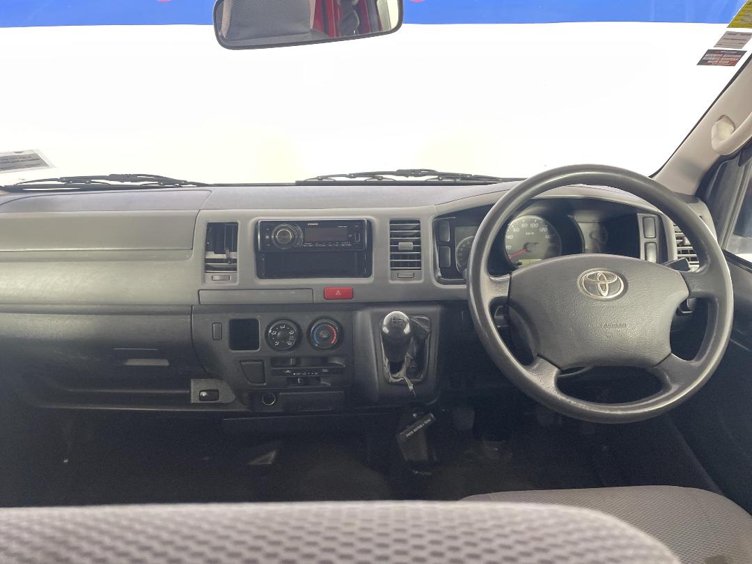 Photo '17' of Toyota Hiace Photo '17' of Toyota Hiace