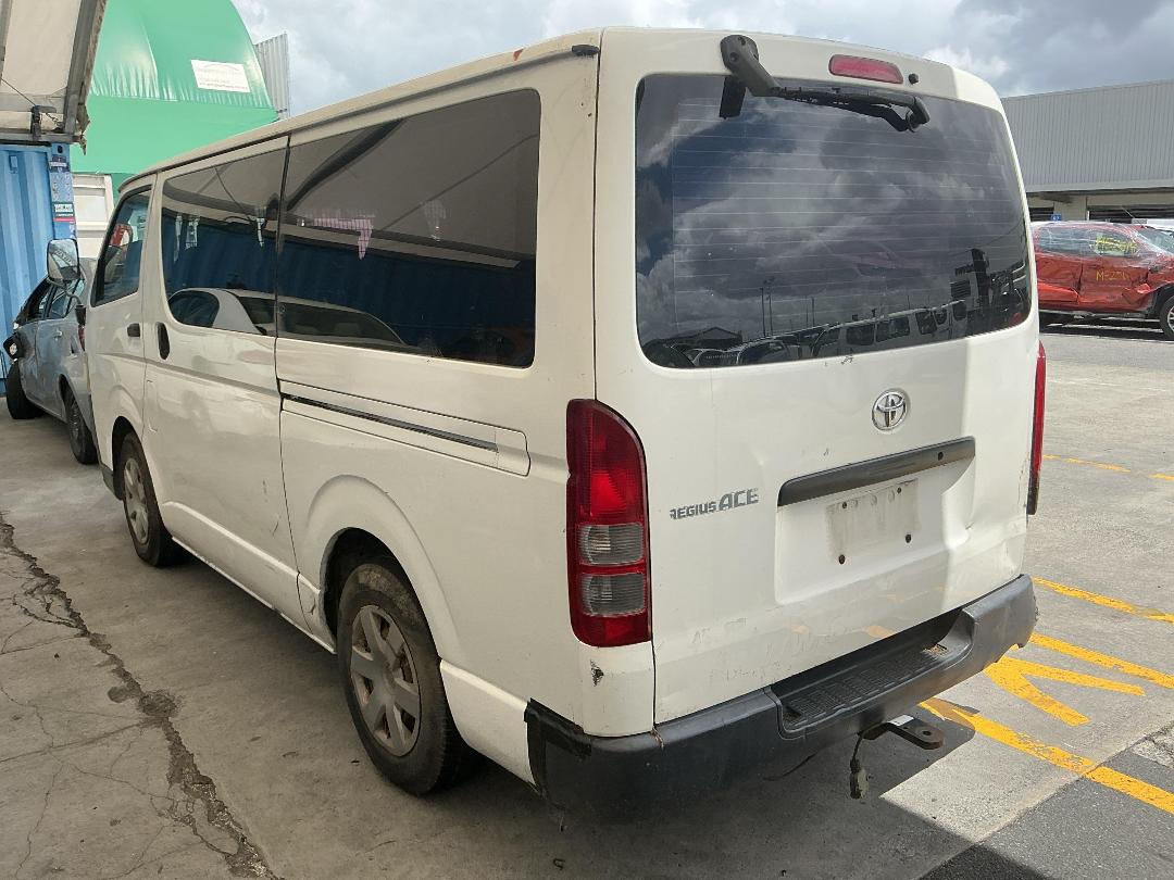 Photo '4' of Toyota Hiace Regius Photo '4' of Toyota Hiace Regius