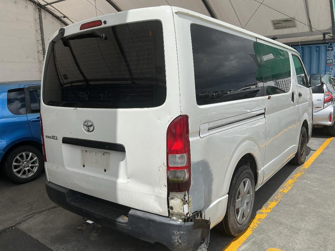 Photo '5' of Toyota Hiace Regius Photo '5' of Toyota Hiace Regius