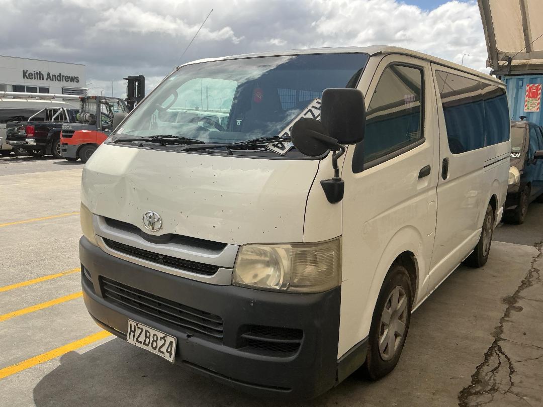 Photo '3' of Toyota Hiace Regius Photo '3' of Toyota Hiace Regius