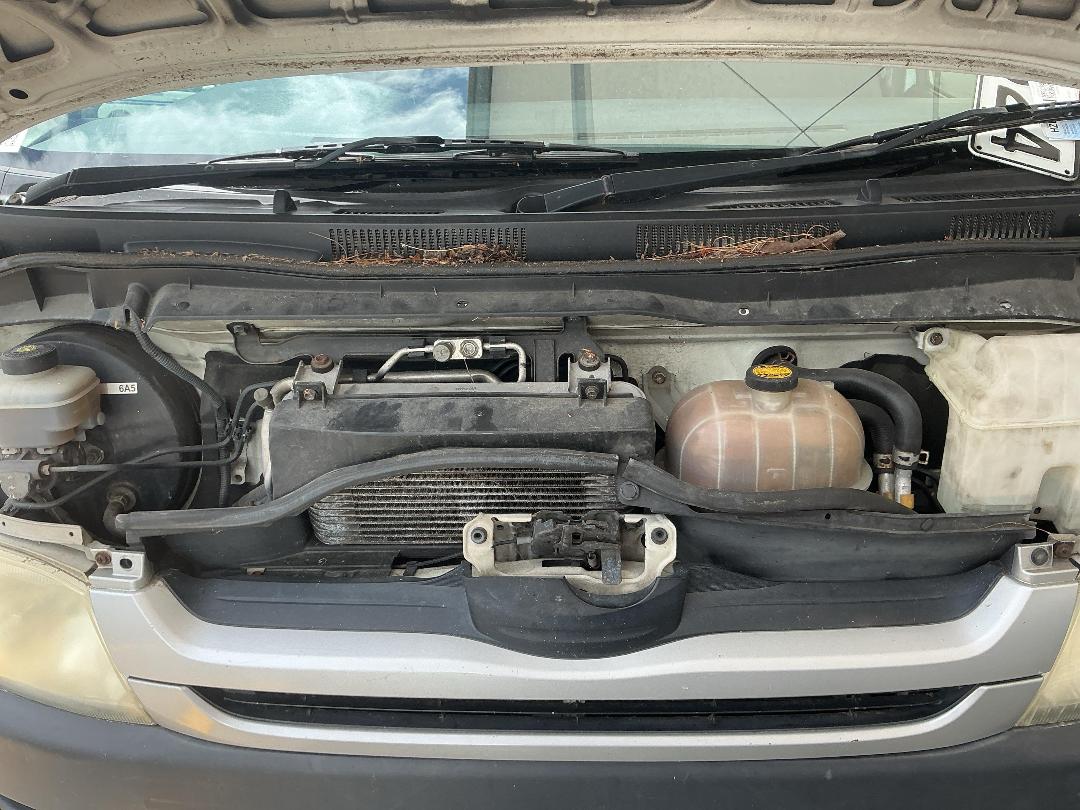 Photo '12' of Toyota Hiace Regius Photo '12' of Toyota Hiace Regius