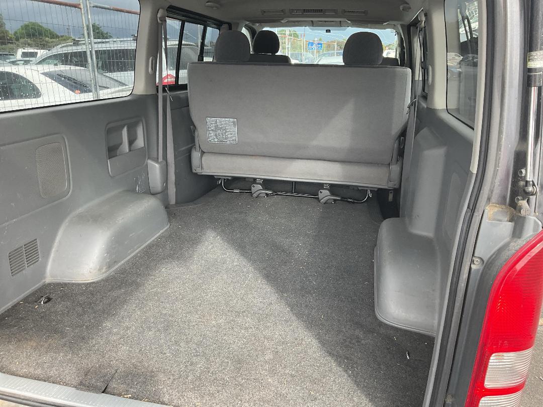 Photo '6' of Toyota Hiace Photo '6' of Toyota Hiace