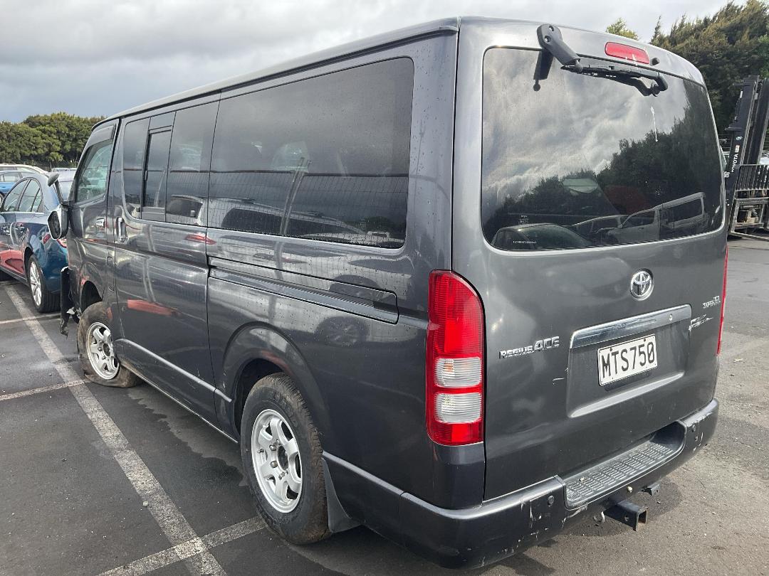 Photo '3' of Toyota Hiace Photo '3' of Toyota Hiace