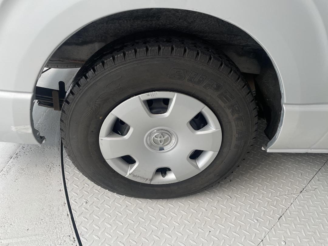 Photo '12' of Toyota Hiace