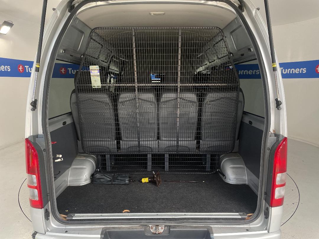 Photo '14' of Toyota Hiace