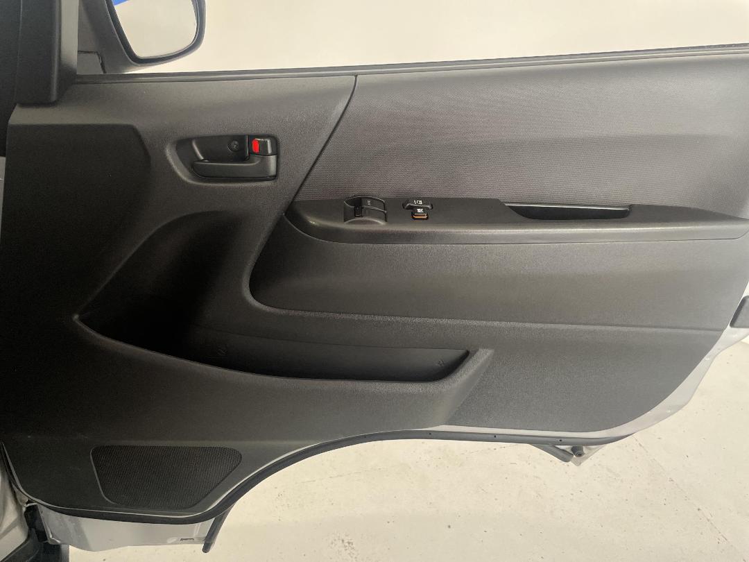 Photo '15' of Toyota Hiace