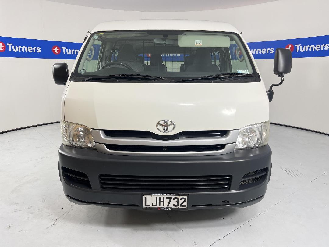 Photo '2' of Toyota Hiace