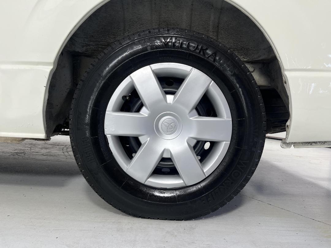 Photo '11' of Toyota Hiace