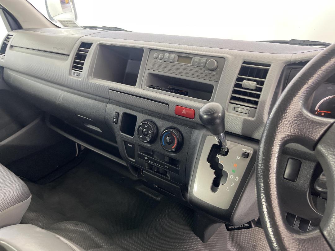 Photo '17' of Toyota Hiace