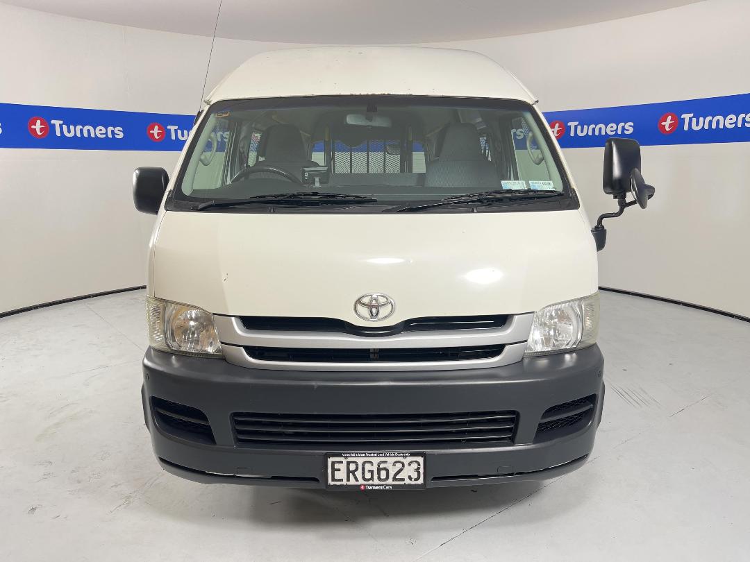 Photo '2' of Toyota Hiace