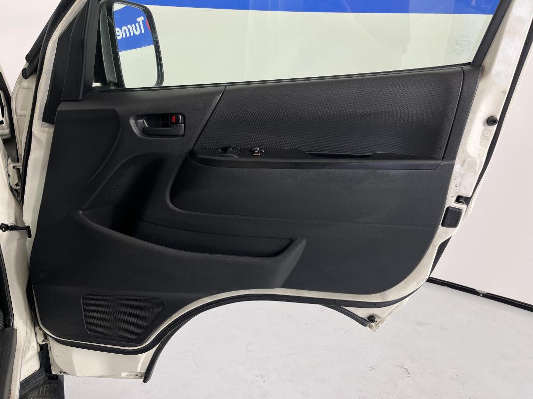 Photo '14' of Toyota Hiace