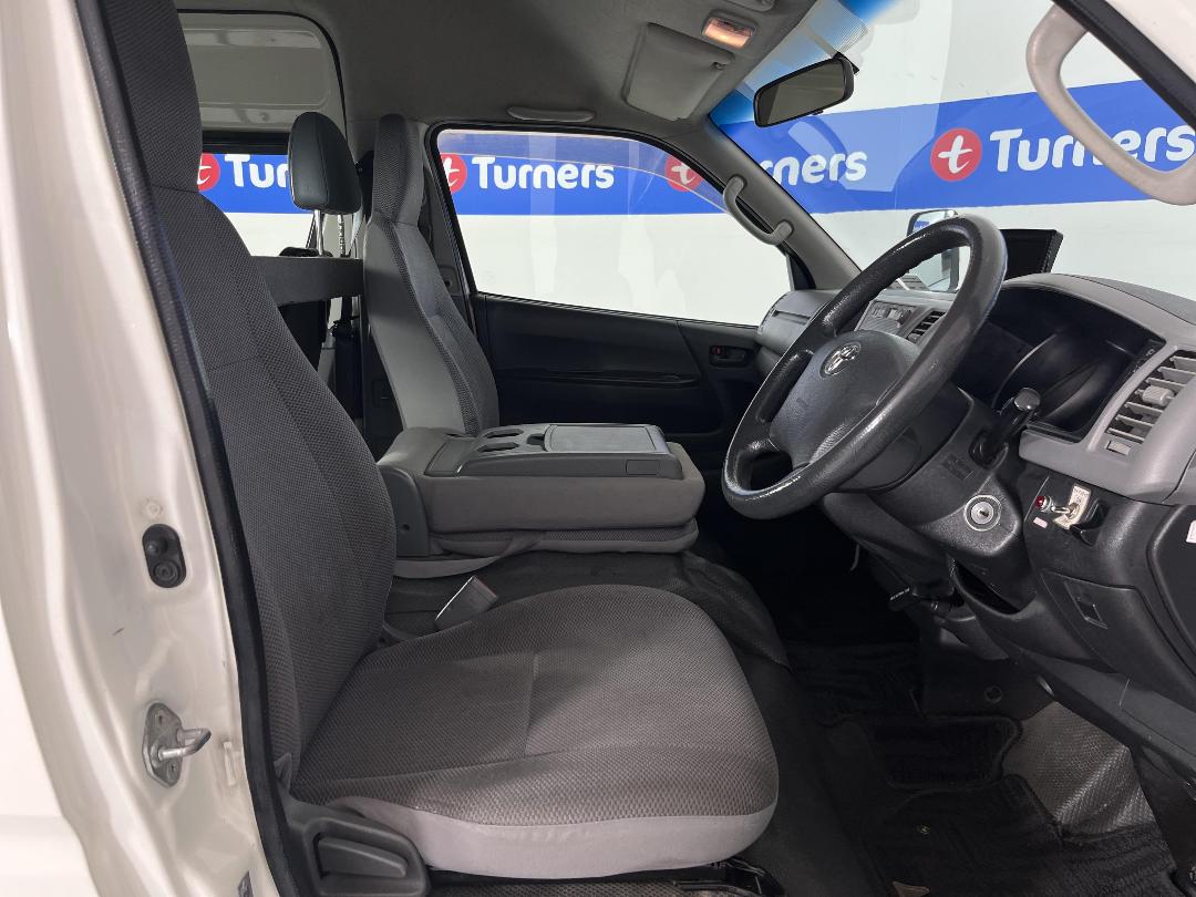 Photo '15' of Toyota Hiace