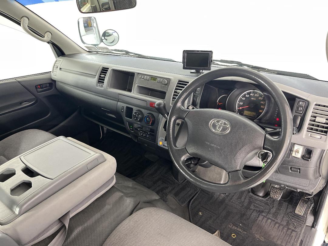 Photo '16' of Toyota Hiace