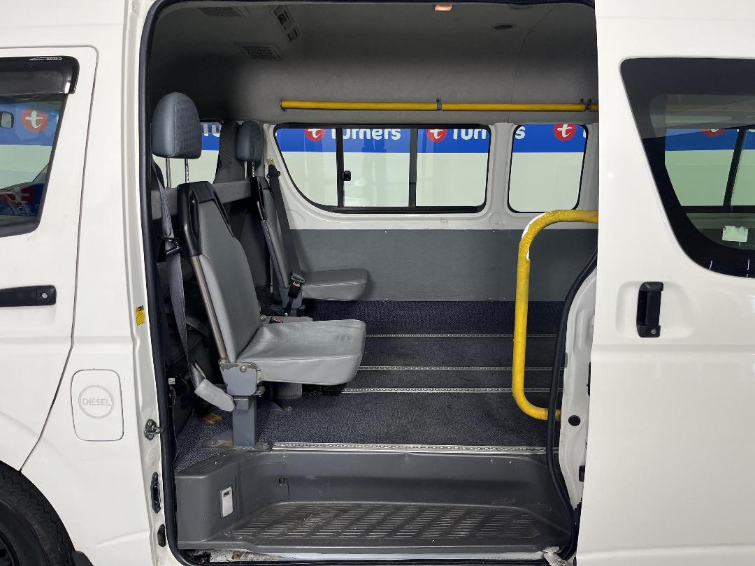 Photo '23' of Toyota Hiace