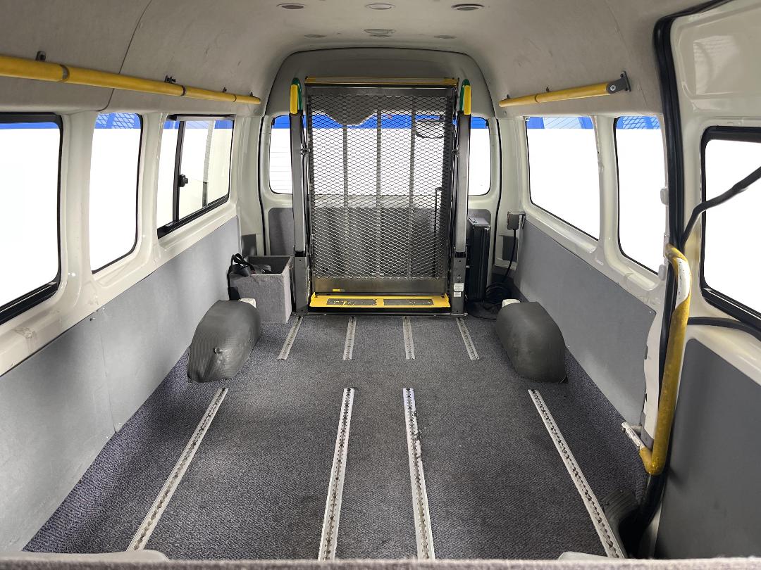 Photo '25' of Toyota Hiace