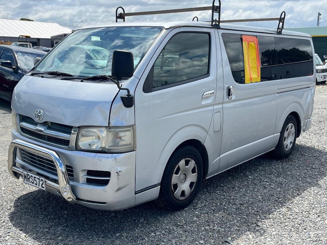 Photo '3' of Toyota Hiace Photo '3' of Toyota Hiace